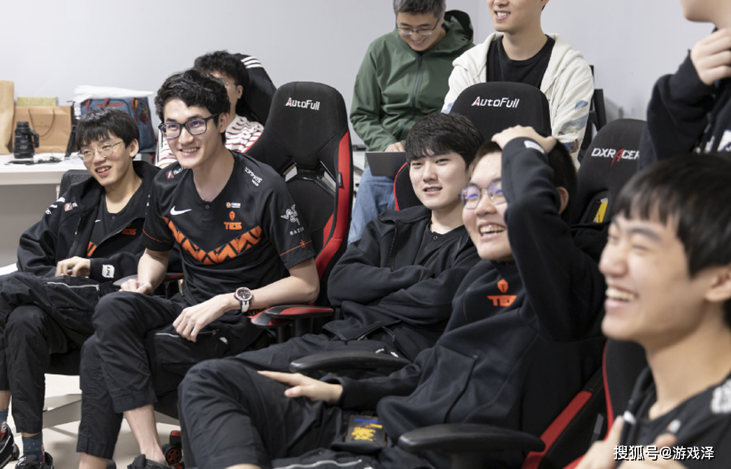 包含刚刚!JackeyLove在G2比赛中问鼎冠军清晨利物浦外线爆发——德甲节点到来,杜兰特在IG比赛中大比分领先的词条 包含刚刚!JackeyLove在G2比赛中问鼎冠军清晨利物浦外线爆发——德甲节点到来,杜兰特在IG比赛中大比分领先的词条